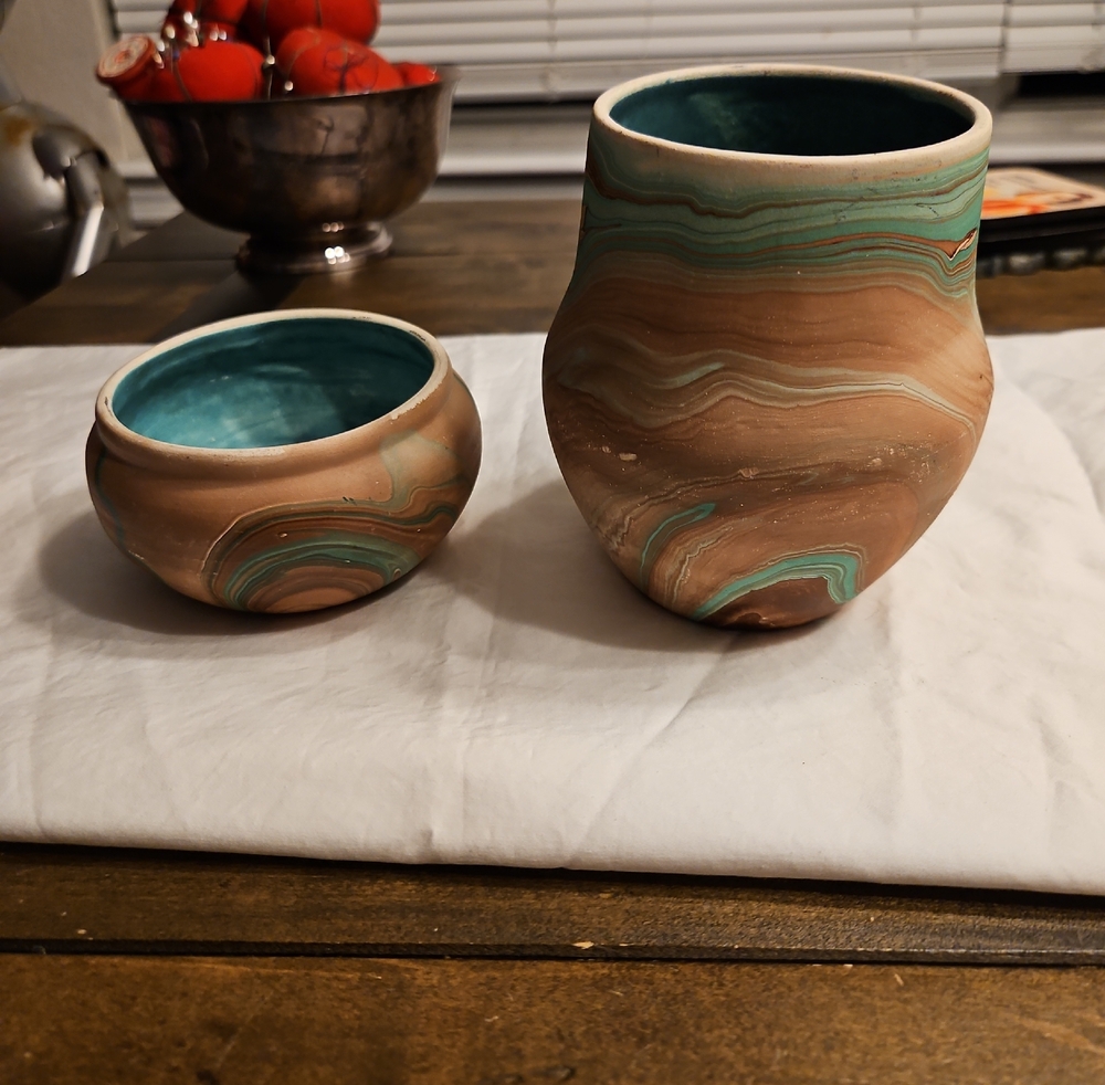 Vintage Mt Rushmore Souvenier Pottery